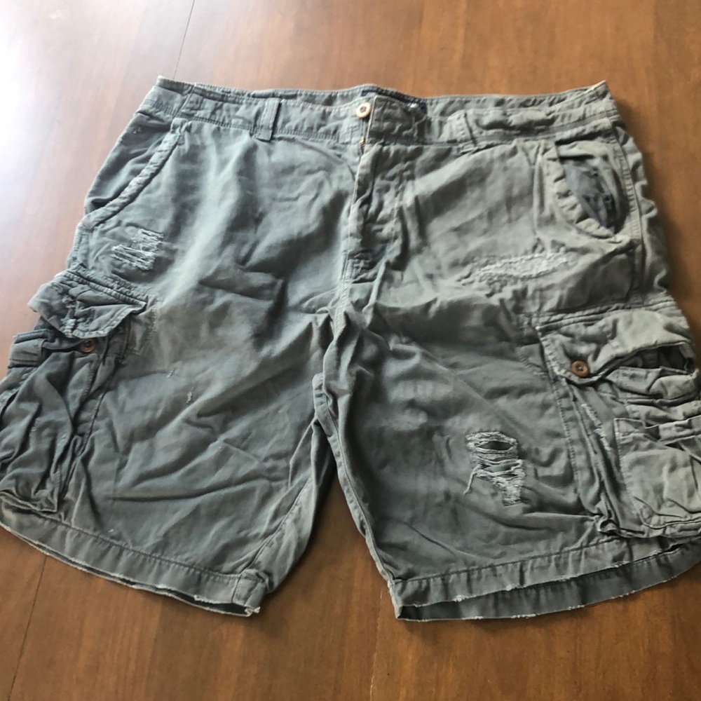 American Eagle Men’s 40 Dark Grey Cargo Shorts